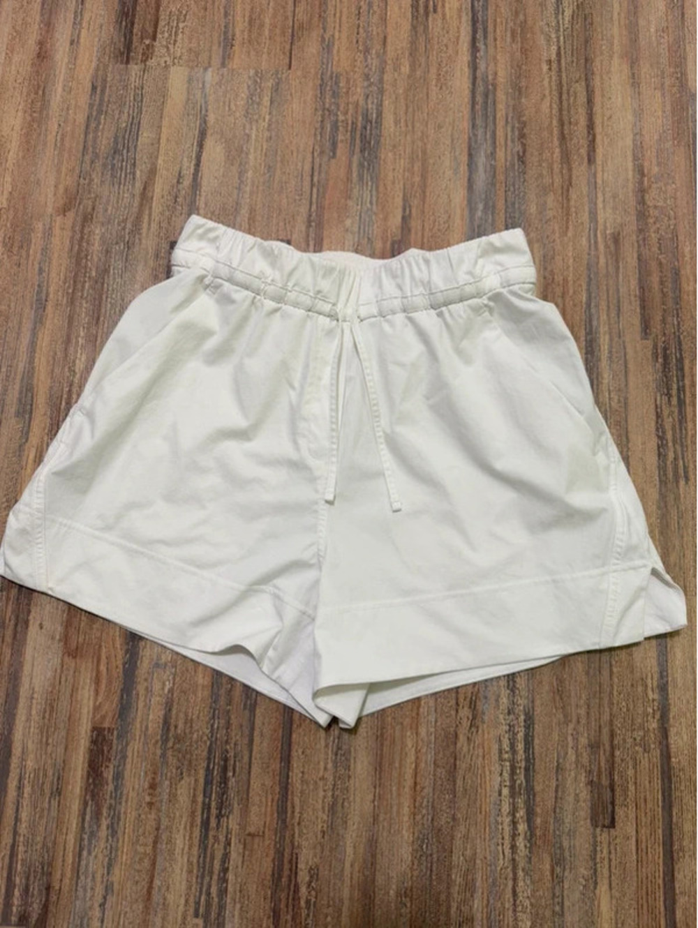 Lululemon cinchable waist high rise shorts 3.5 inch inseam XS - Picture 2 of 7